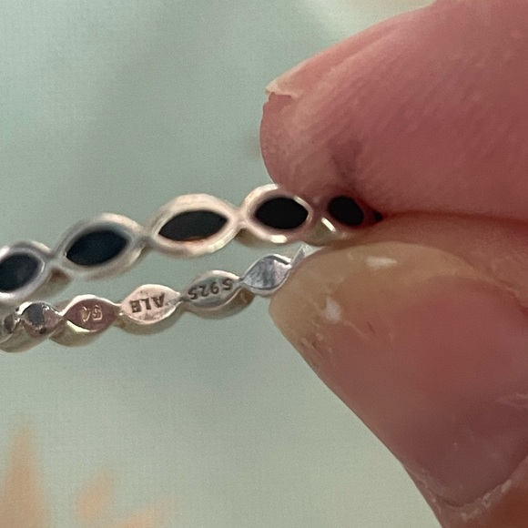 Pandora retired black enamel ring size 7 - Picture 2 of 4